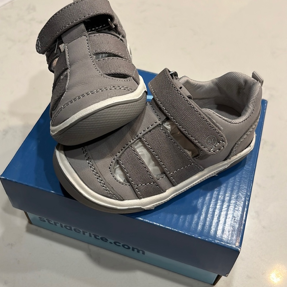 Stride rite grey shoes